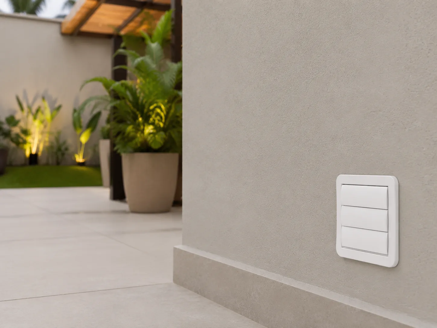 Grade Veneziana Autofechante com Adaptador D10 / D12,5 cm em aplicação